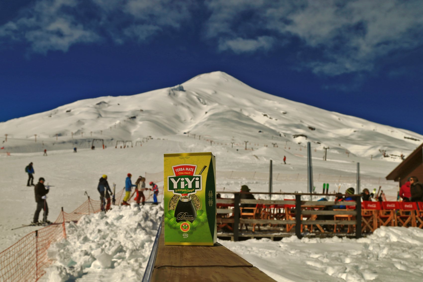 Yerba mate Yi-Yi en ambiente con mate y yerba